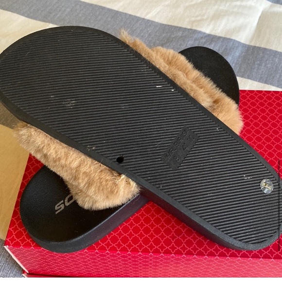 Calvin Faux Fur Slides - Picture 9 of 9